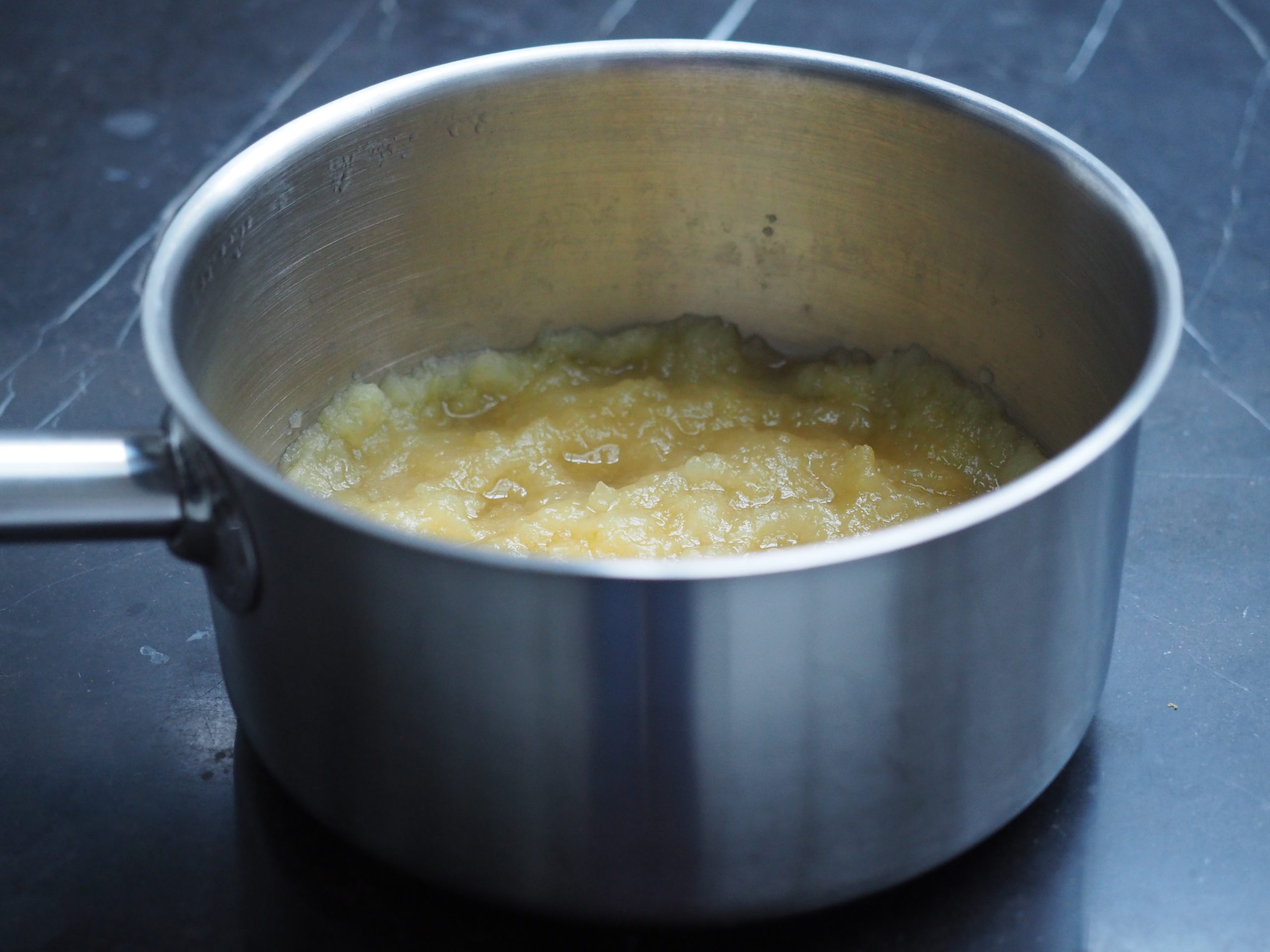 Home-made apple sauce